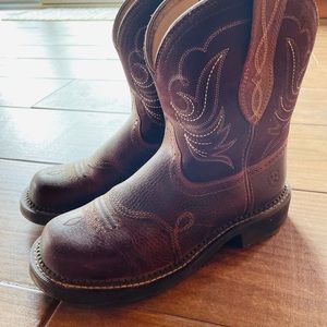 Ariat Fatbaby boots, dark brown, size 7.5.